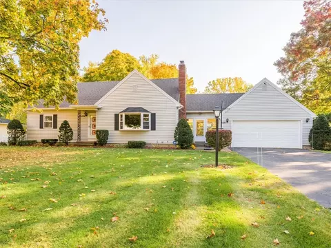 229 Birch Ln, Webster, NY 14580