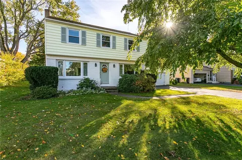 35 Panaview Dr, Irondequoit, NY 14622