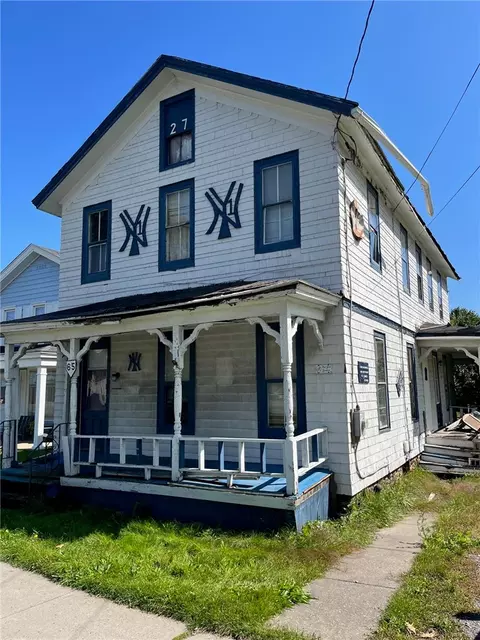 65 Geneva St, Lyons, NY 14489