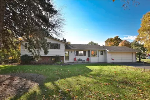 246 Parkview Dr, Rochester, NY 14625