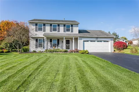 3463 W Walworth Rd, Macedon, NY 14502