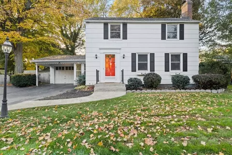 21 Chadwell Rd, Irondequoit, NY 14609