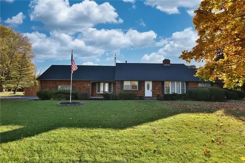 88 Butcher Rd, Parma, NY 14468