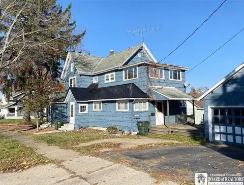 137 Sampson St, Jamestown, NY 14701