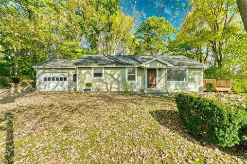 16 Pannell Rd, Perinton, NY 14450