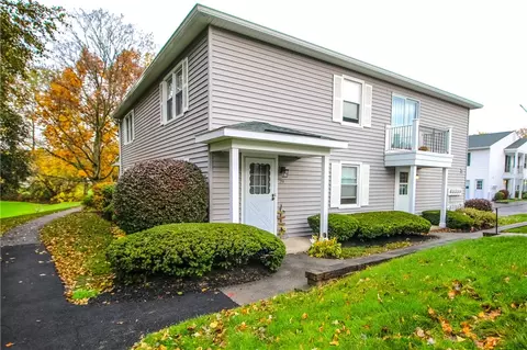 29 Heron Way N, Perinton, NY 14450