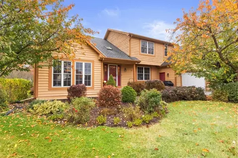 48 Westwind Dr, Ogden, NY 14624