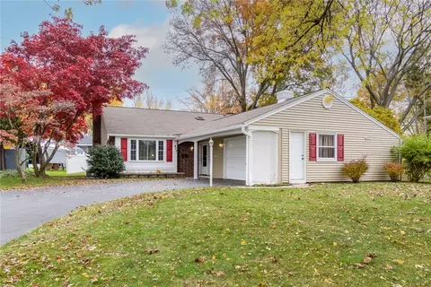 417 Meadowbriar Rd, Greece, NY 14616