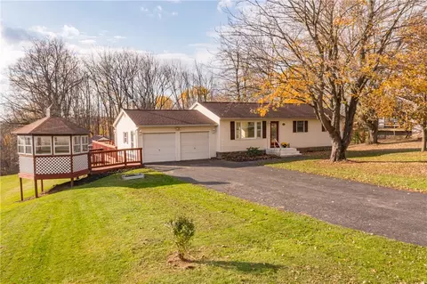 3263 Maple Ave, Walworth, NY 14568