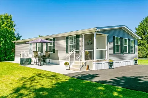 47 Picture Book Park, West Bloomfield, NY 14585