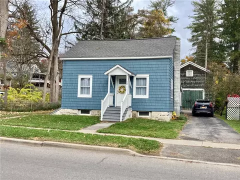 12 Pleasant St, Norwich, NY 13815