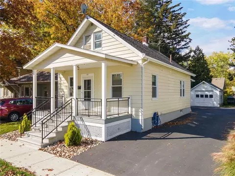 115 N Toll St, Glenville, NY 12302