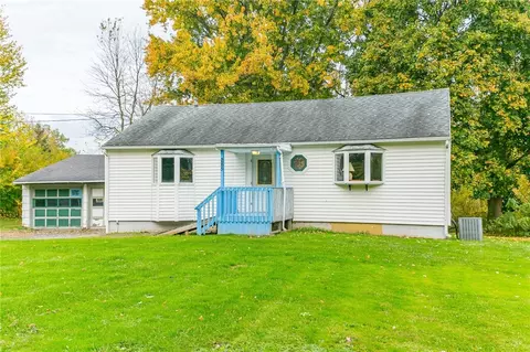285 Gillett Rd, Ogden, NY 14559