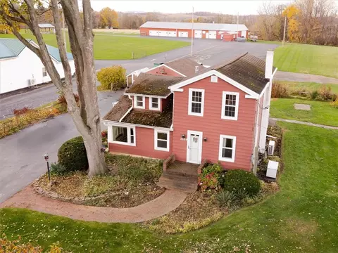 2489 Canandaigua Rd, Macedon, NY 14502