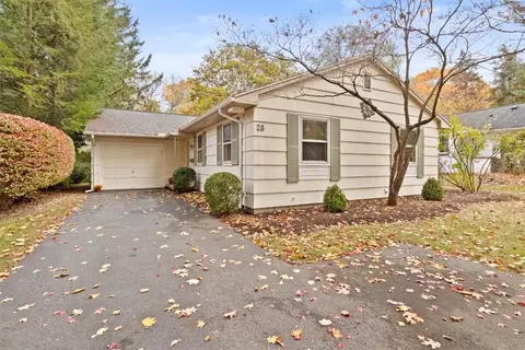 28 Crestline Rd, Rochester, NY 14618