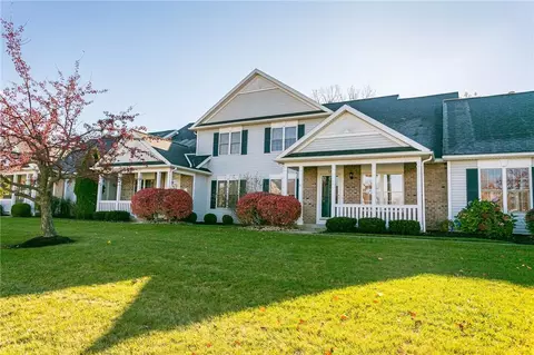 123 Deseyn Dr, Canandaigua, NY 14424