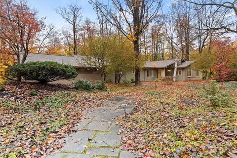 19 Greentree, Pittsford, NY 14534