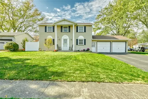 49 Appian Dr, Gates, NY 14606