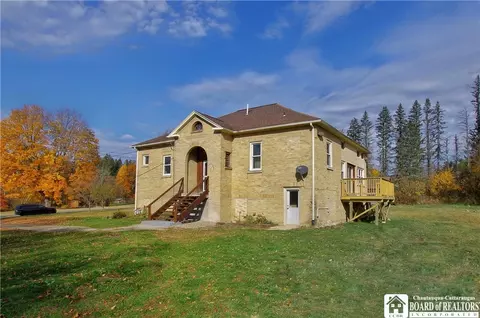 1944 Open Meadows Rd, Harmony, NY 14710