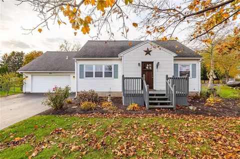 877 Salt Rd, Webster, NY 14580