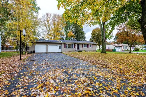 8 Garden Dr, Perinton, NY 14450
