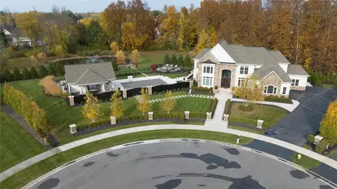 521 White Rabbit Trl, Greece, NY 14612