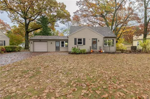 814 Dewitt Rd, Webster, NY 14580
