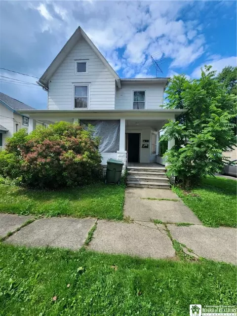 20 Royal Ave, Jamestown, NY 14701