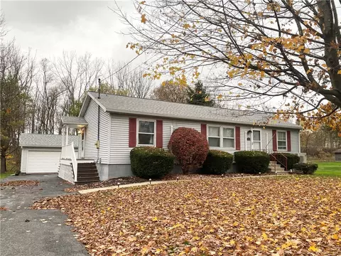 2627 Hamilton St, Brutus, NY 13166