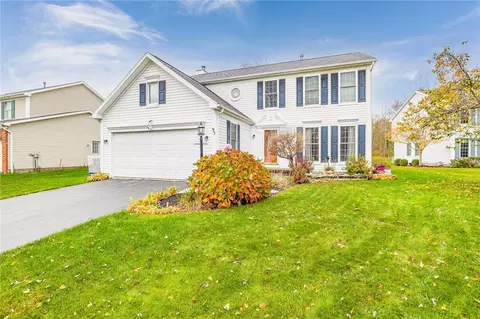 93 Princeton Ln, Perinton, NY 14450