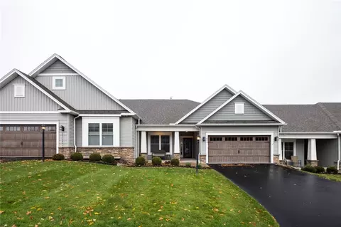 1401 Ashwood Ln, Victor, NY 14564