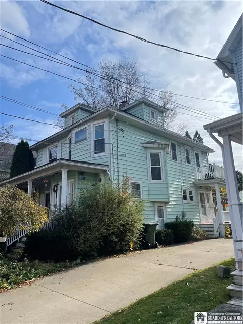 28 Fairfield Ave, Jamestown, NY 14701