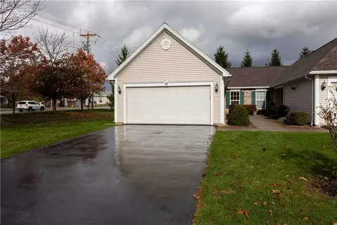 10 Maier Cir, Spencerport, NY 14559