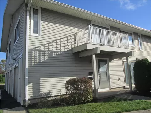 852 Eastbrooke Ln, Rochester, NY 14618