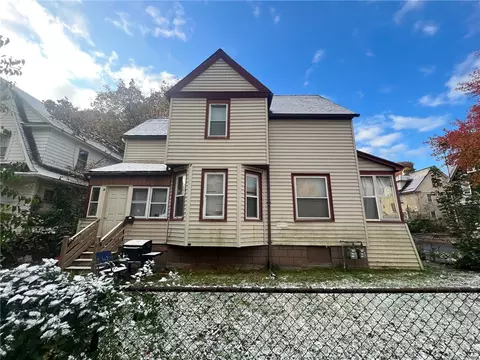8 Finch St, Rochester, NY 14613