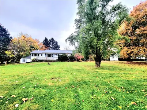 2784 Lake Rd, Williamson, NY 14589