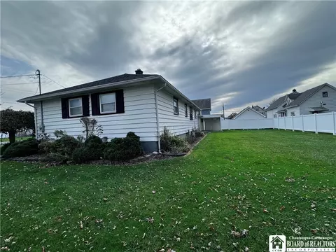 74 E Benton St, Dunkirk, NY 14048 photo 5