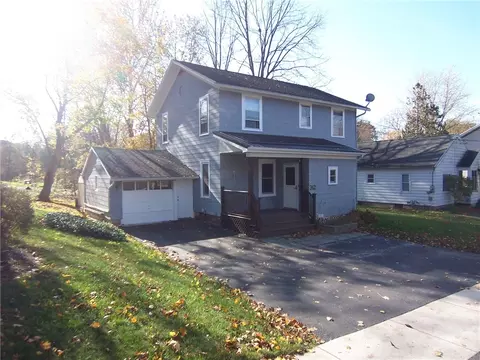 312 Prospect Dr, Palmyra, NY 14522
