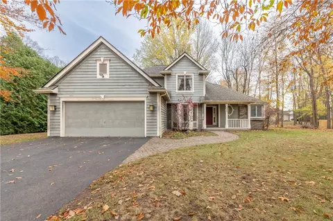 875 Friar Tuck Ln, Webster, NY 14580