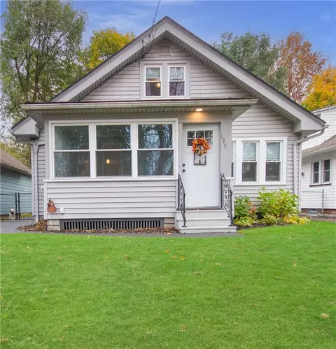 195 Dorking Rd, Brighton, NY 14610