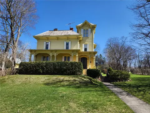 75 2nd St, Geneseo, NY 14454