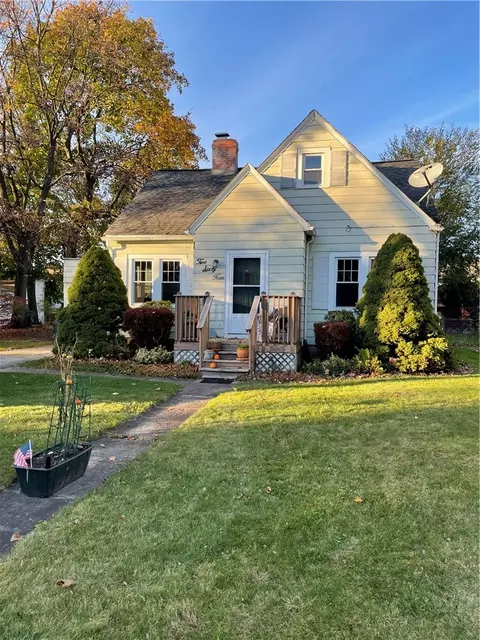 264 Westside Dr, Gates, NY 14624