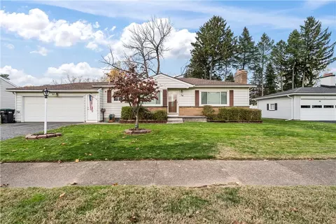 58 Belview Dr, Irondequoit, NY 14609