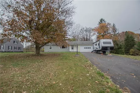 98 Phelps Rd, Honeoye Falls, NY 14472