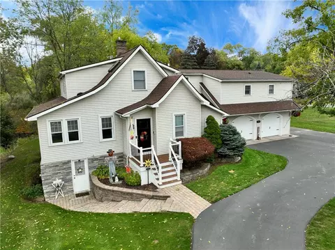 583 Jefferson Ave, Perinton, NY 14450