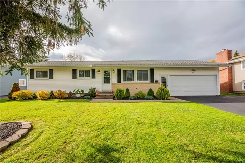 27 Noel Dr, Gates, NY 14606