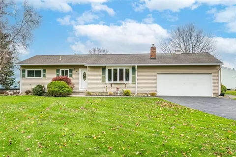 145 Lysander Dr, Rochester, NY 14623