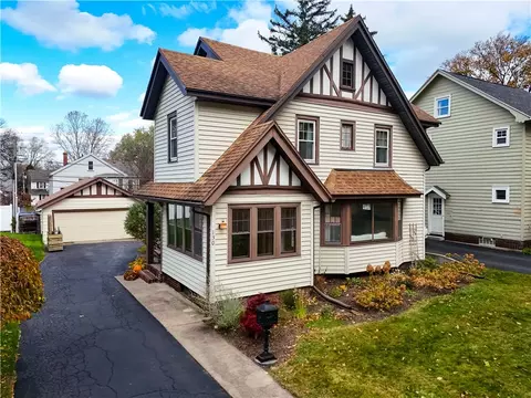 130 Elm Dr, Rochester, NY 14609