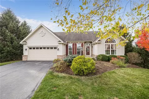 4285 Angela Way, Canandaigua, NY 14424