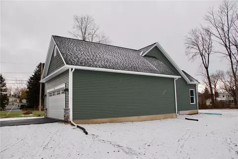 553 Webster Rd, Webster, NY 14580 photo 5